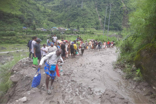 पहिरोले म्याग्दीको सुवा गाउँका १० परिवार विस्थापित